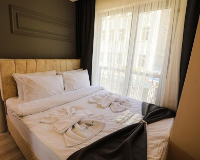 Van-Rusen Suite-5.jpg